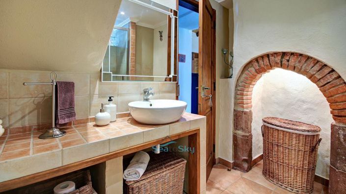 Image No.40-4 Bed House for sale