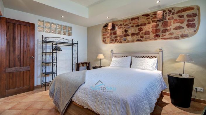 Image No.60-4 Bed House for sale