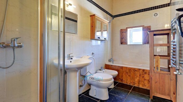 Image No.27-5 Bed House for sale