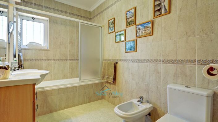 Image No.39-3 Bed House for sale