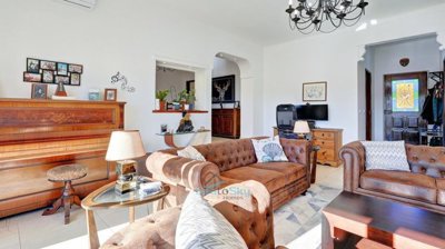 lounge and adjacent dining room