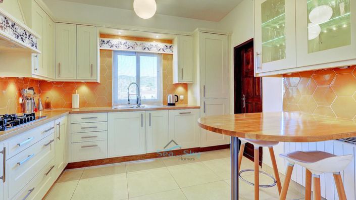 Image No.20-3 Bed House for sale