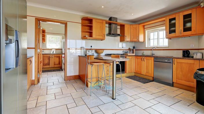 Image No.21-5 Bed House for sale