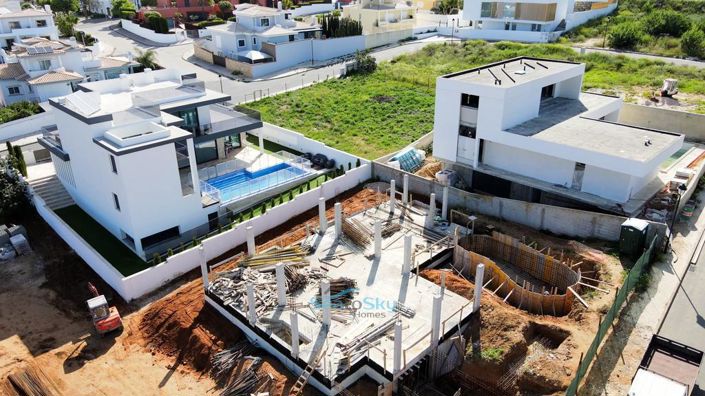 Image No.22-4 Bed House for sale