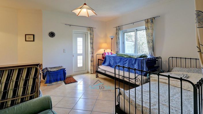 Image No.37-5 Bed House for sale