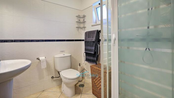 Image No.40-5 Bed House for sale