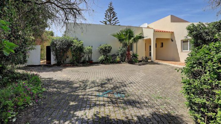 Image No.5-5 Bed House for sale