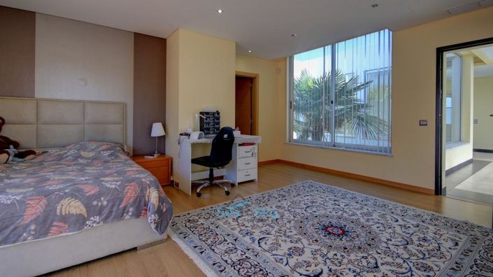 Image No.31-6 Bed House for sale