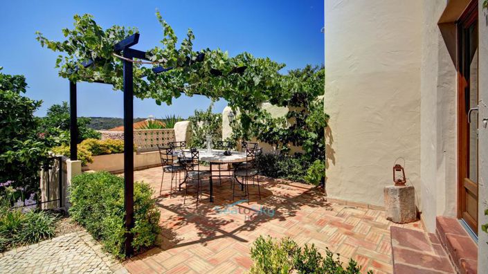 Image No.26-4 Bed House for sale