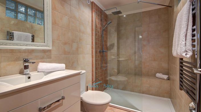 Image No.61-4 Bed House for sale