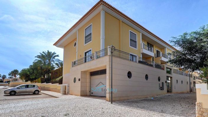 Image No.25-3 Bed Apartment for sale