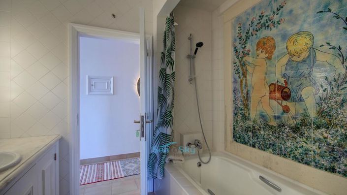 Image No.34-5 Bed House for sale