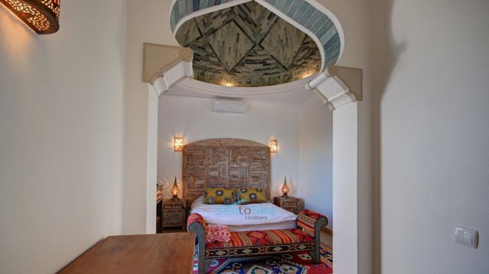 Image No.46-5 Bed House for sale