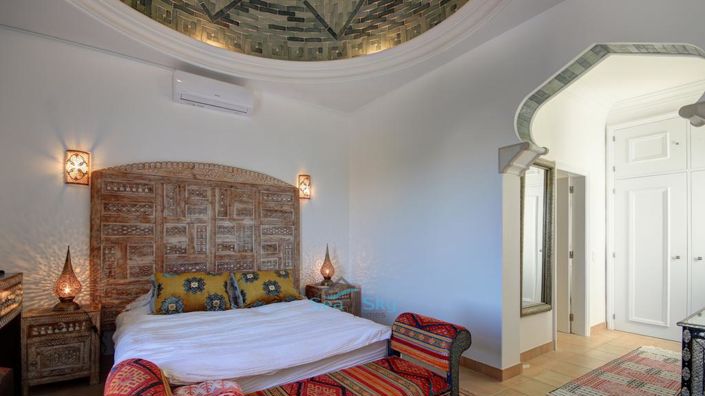 Image No.47-5 Bed House for sale