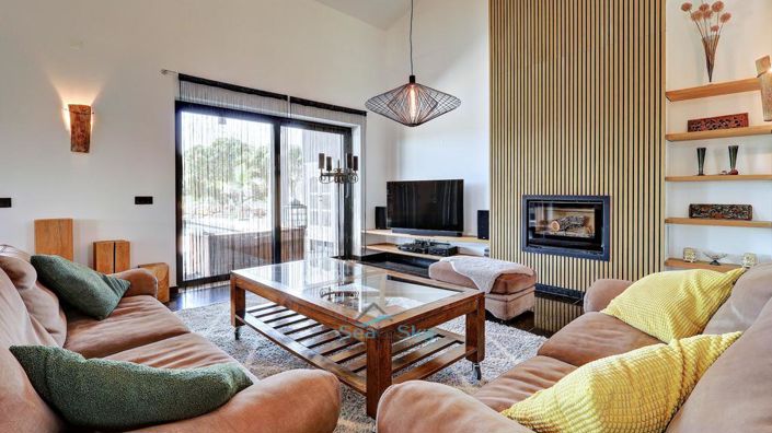 Image No.8-3 Bed House for sale