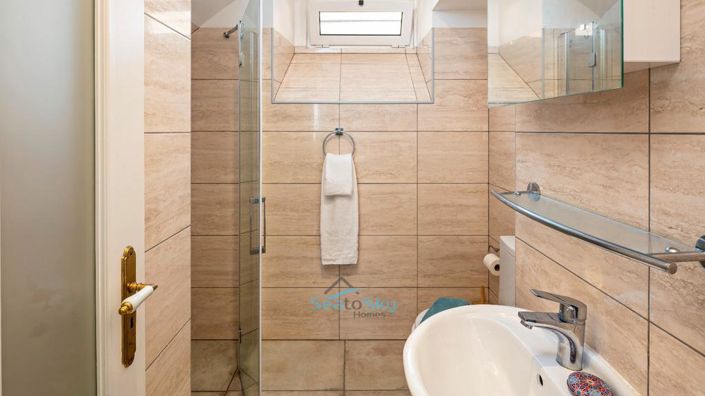 Image No.18-3 Bed House for sale