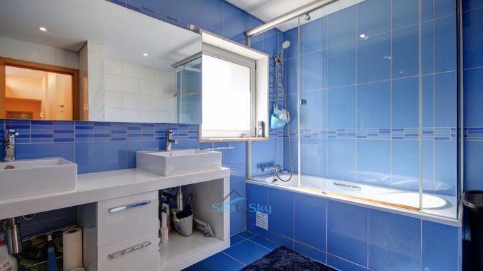 Image No.44-6 Bed House for sale