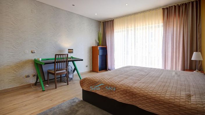 Image No.45-6 Bed House for sale