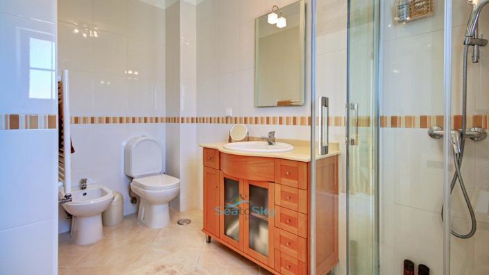 Image No.30-2 Bed House for sale