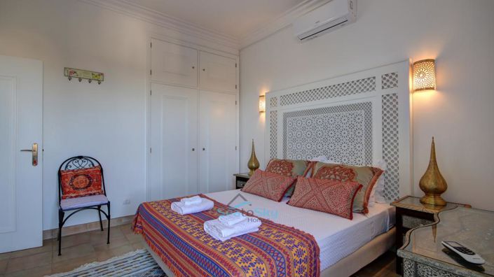 Image No.36-5 Bed House for sale