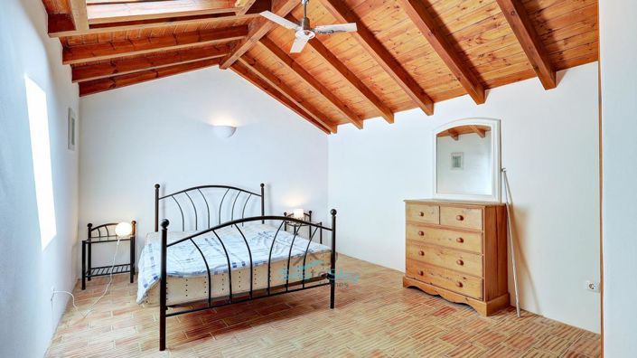 Image No.50-5 Bed House for sale