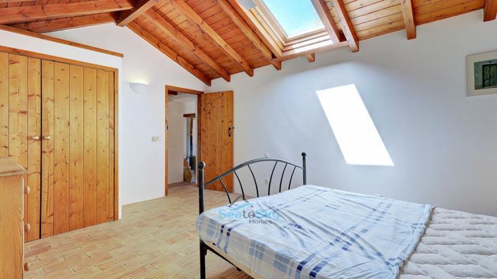 Image No.51-5 Bed House for sale