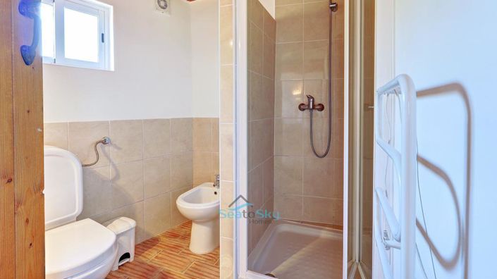 Image No.52-5 Bed House for sale