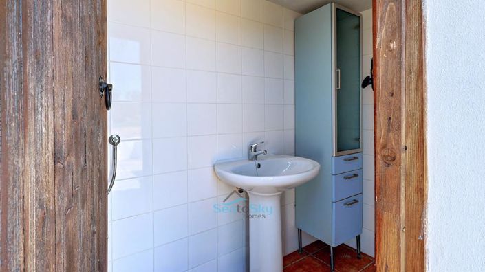 Image No.61-5 Bed House for sale