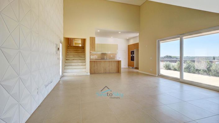 Image No.26-3 Bed House for sale