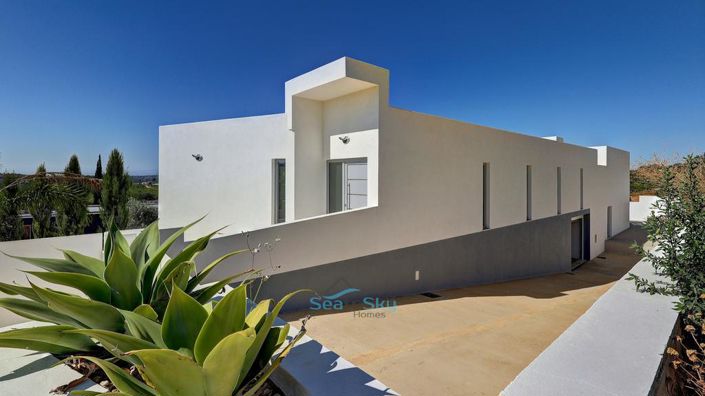 Image No.41-3 Bed House for sale