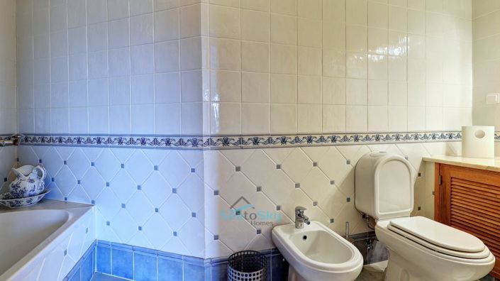 Image No.50-5 Bed House for sale