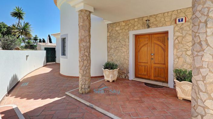 Image No.8-5 Bed House for sale