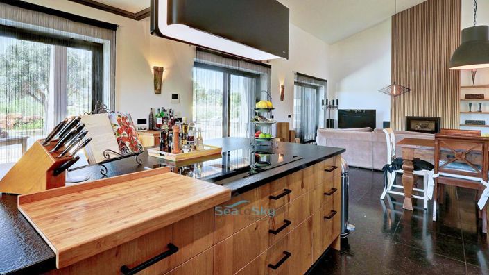 Image No.19-3 Bed House for sale