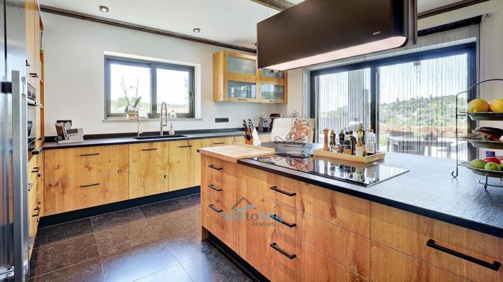 Image No.24-3 Bed House for sale