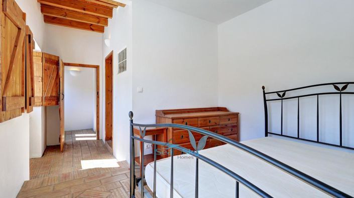 Image No.23-5 Bed House for sale