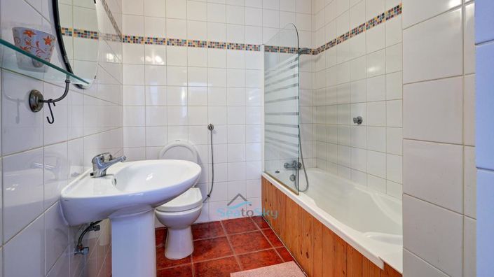 Image No.40-5 Bed House for sale