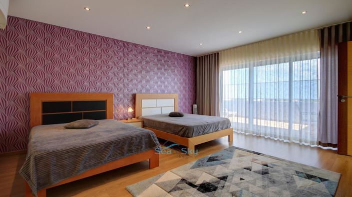 Image No.39-6 Bed House for sale