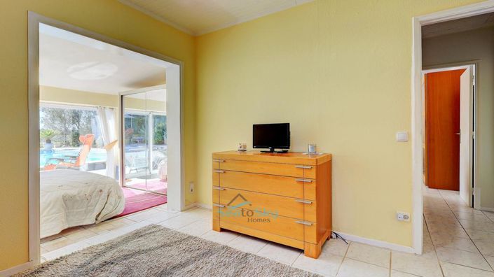 Image No.25-5 Bed House for sale