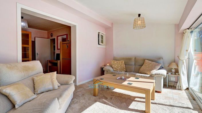 Image No.37-5 Bed House for sale