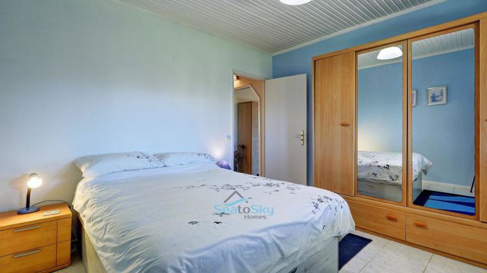 Image No.41-5 Bed House for sale