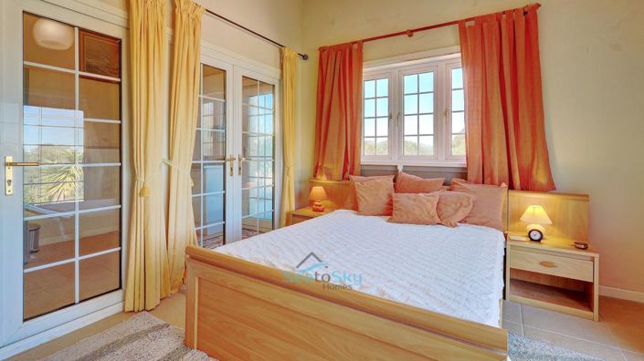 Image No.49-5 Bed House for sale