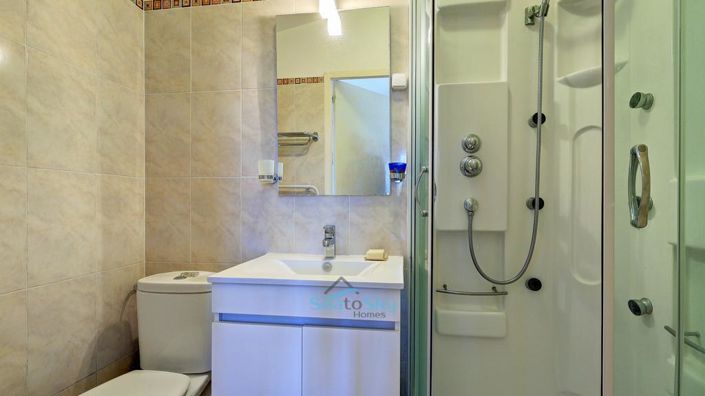 Image No.50-5 Bed House for sale