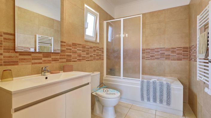 Image No.37-2 Bed House for sale