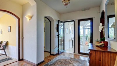 glass door to the dining room