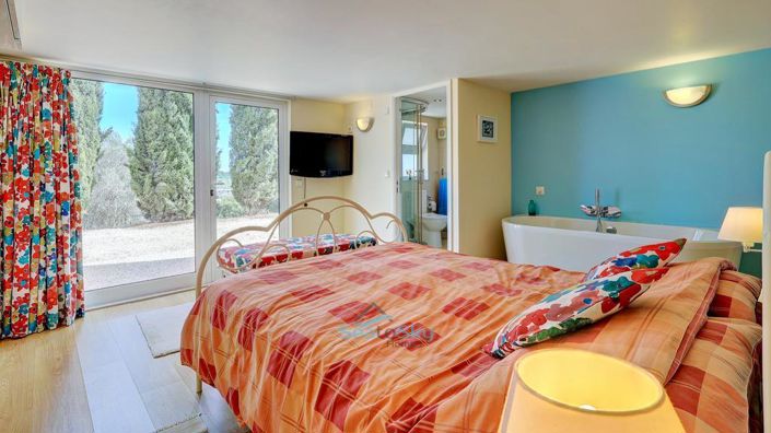 Image No.25-5 Bed House for sale