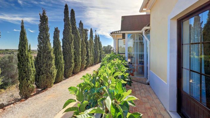 Image No.32-5 Bed House for sale