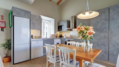 plenty of space to dine