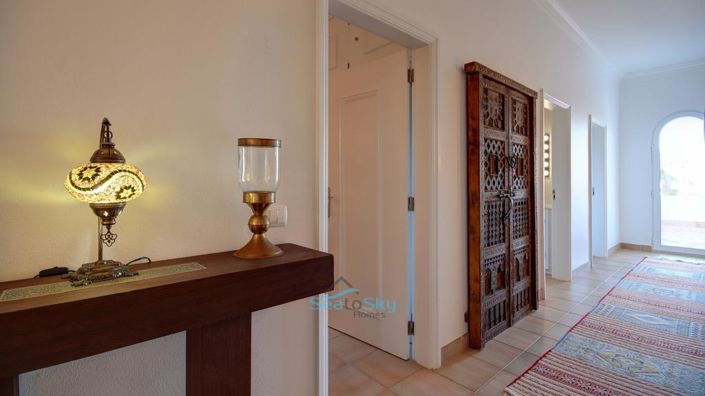 Image No.30-5 Bed House for sale