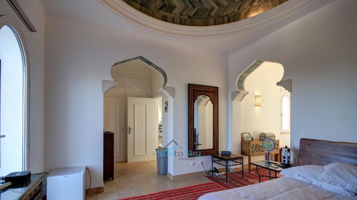 Image No.42-5 Bed House for sale