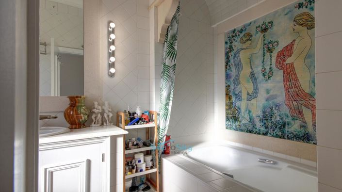 Image No.45-5 Bed House for sale